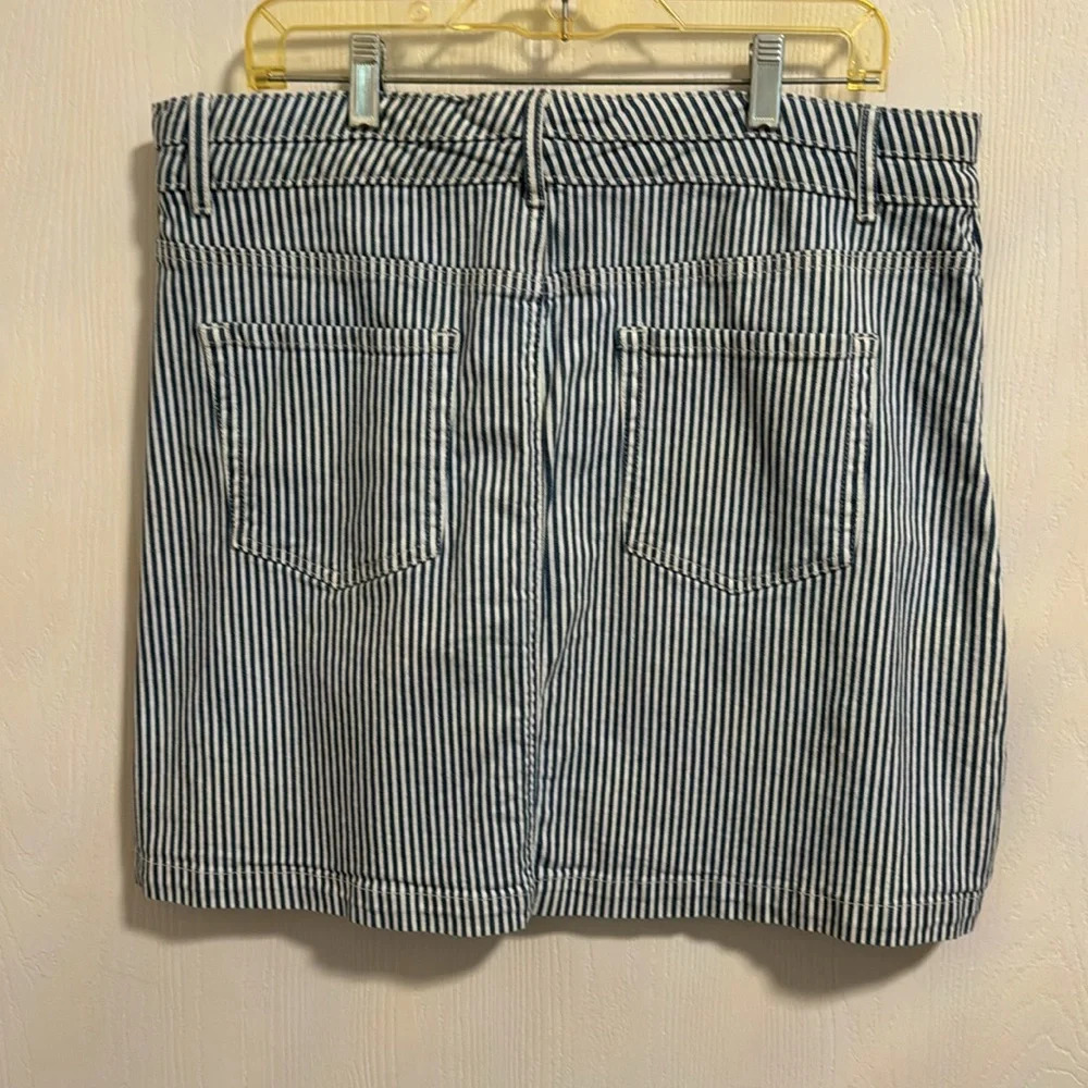 Maurice’s Pin Stripe Blue Mini Skirt Women’s Size 16 Spring Summer‎ Festival - Picture 2 of 7